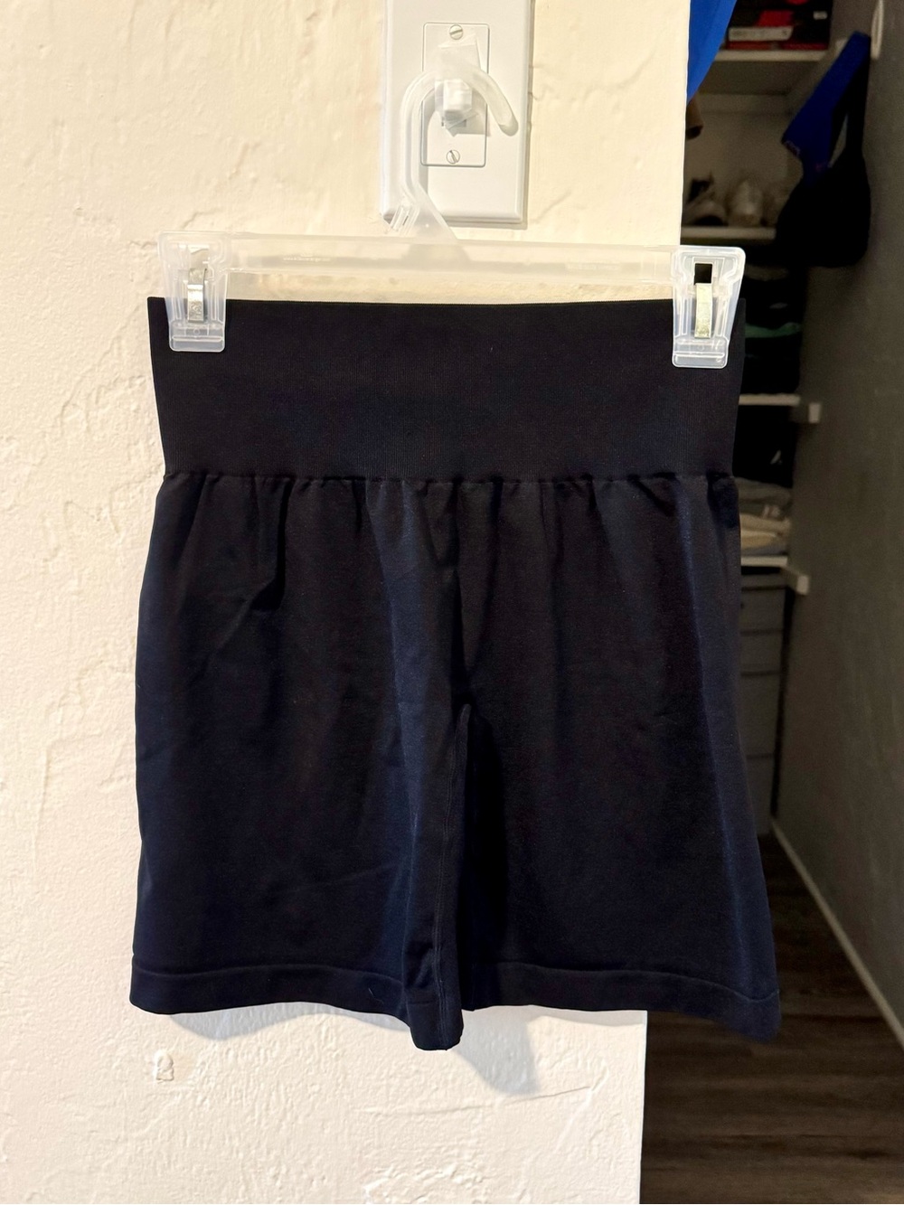 NVGTN Seamless Spandex Shorts Size M